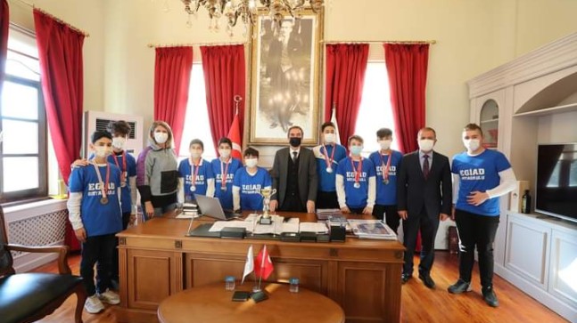 Türkiye Yıldız Erkekler Voleybol Şampiyonası’nda Urla rüzgarı