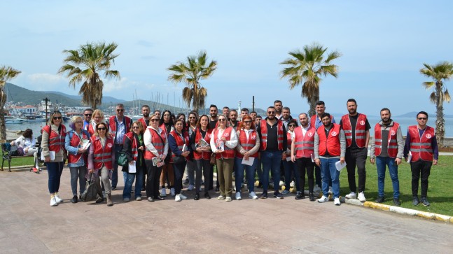 Kılıçdaroğlu Gönüllüleri Urla’da sahaya indi